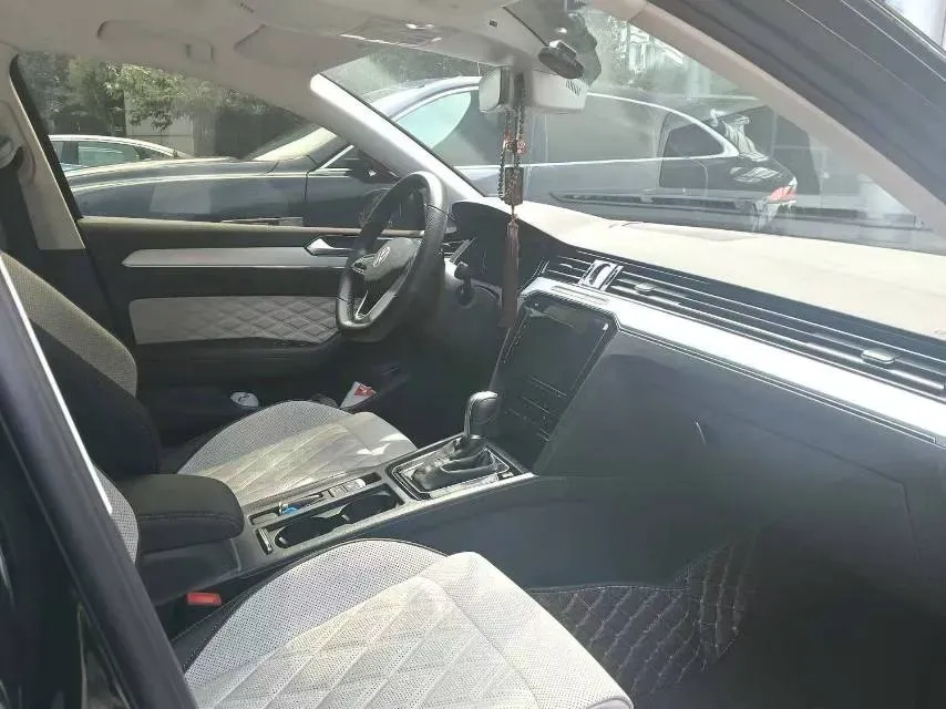 2024 Volkswagen Magotan 2.0T 186HP L4 7DCT,autocango,china used car exporter,china ev exporter,chinese used car exporter,chinese used ev exporter