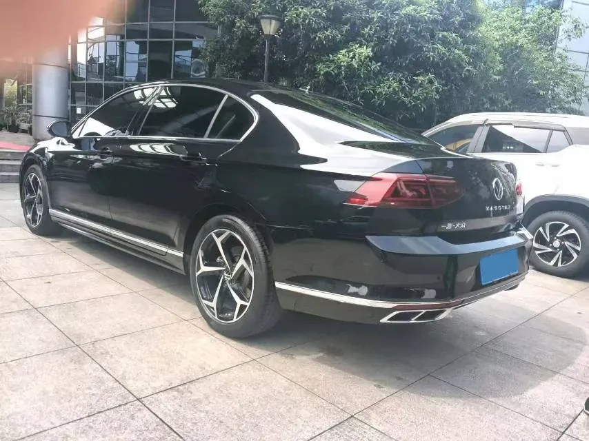 2024 Volkswagen Magotan 2.0T 186HP L4 7DCT,autocango,china used car exporter,china ev exporter,chinese used car exporter,chinese used ev exporter