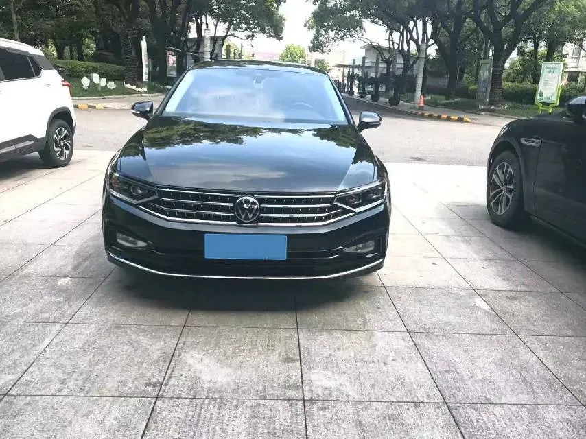 2024 Volkswagen Magotan 2.0T 186HP L4 7DCT,autocango,china used car exporter,china ev exporter,chinese used car exporter,chinese used ev exporter