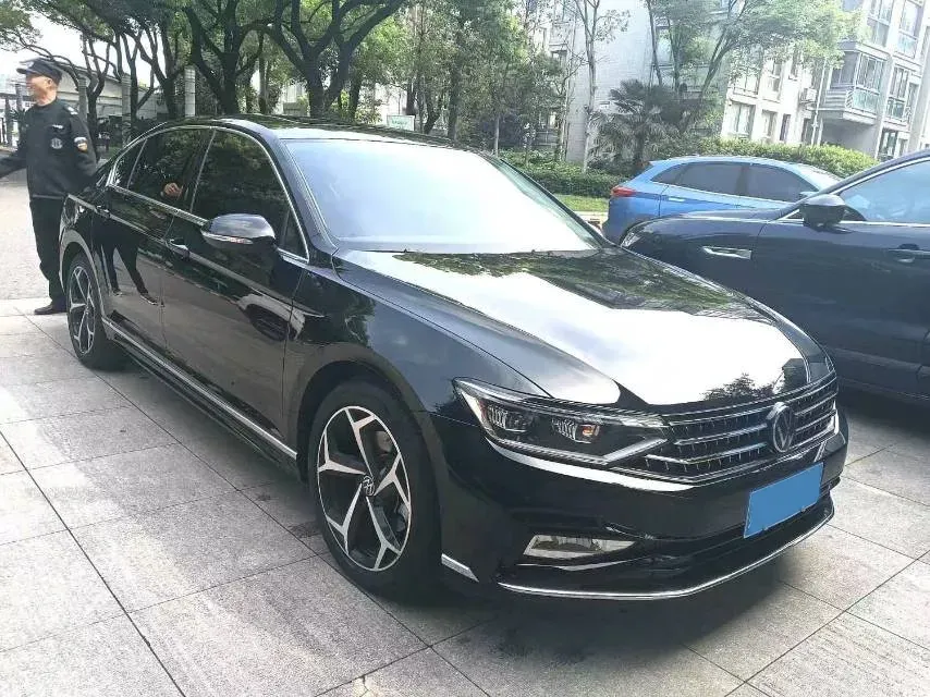 2024 Volkswagen Magotan 2.0T 186HP L4 7DCT,autocango,china used car exporter,china ev exporter,chinese used car exporter,chinese used ev exporter