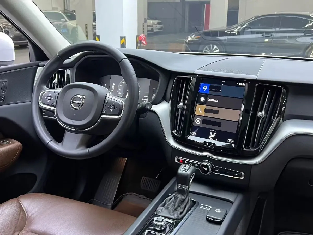 2020 Volvo XC60 2.0T 254HP L4 8AT,autocango,china used car exporter,china ev exporter,chinese used car exporter,chinese used ev exporter