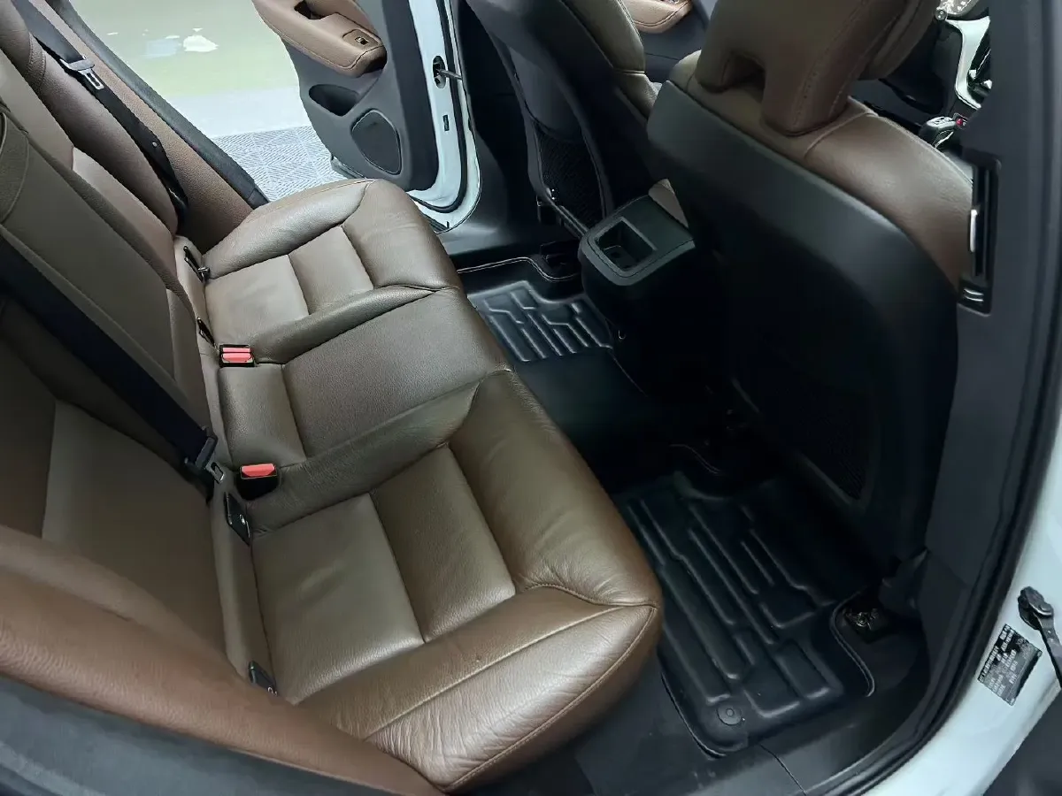 2020 Volvo XC60 2.0T 254HP L4 8AT,autocango,china used car exporter,china ev exporter,chinese used car exporter,chinese used ev exporter