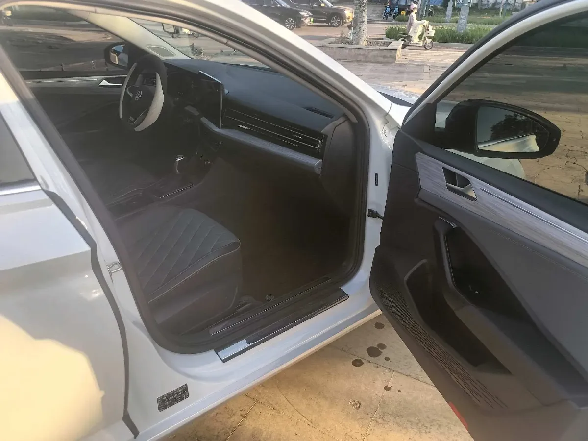 2024 Volkswagen Sagitar 1.5T 160HP L4 7DCT,autocango,china used car exporter,china ev exporter,chinese used car exporter,chinese used ev exporter