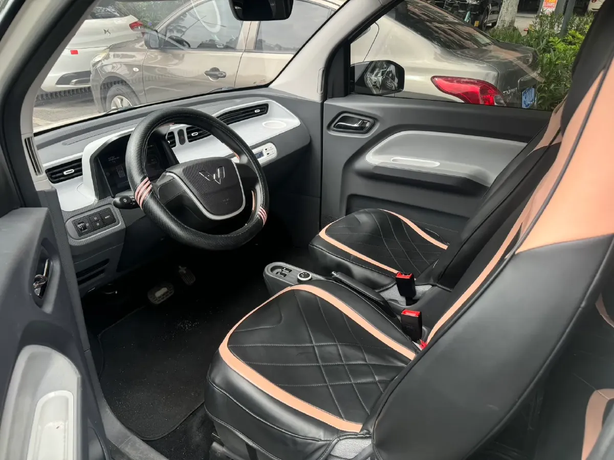 2021 WuLing HongGuang MINI EV BEV 9.3KWH,autocango,china used car exporter,china ev exporter,chinese used car exporter,chinese used ev exporter