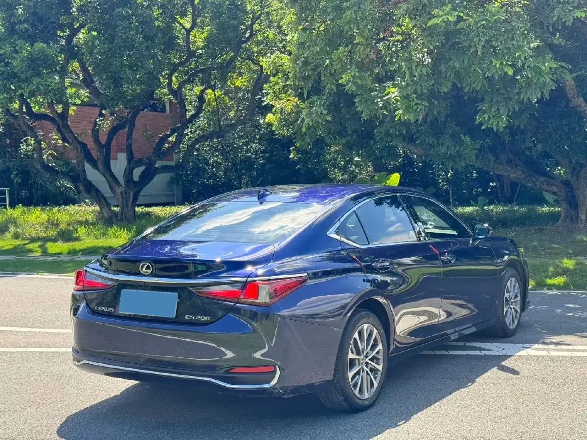 2021 Lexus ES 2.0L 173HP L4 CVT,autocango,china used car exporter,china ev exporter,chinese used car exporter,chinese used ev exporter