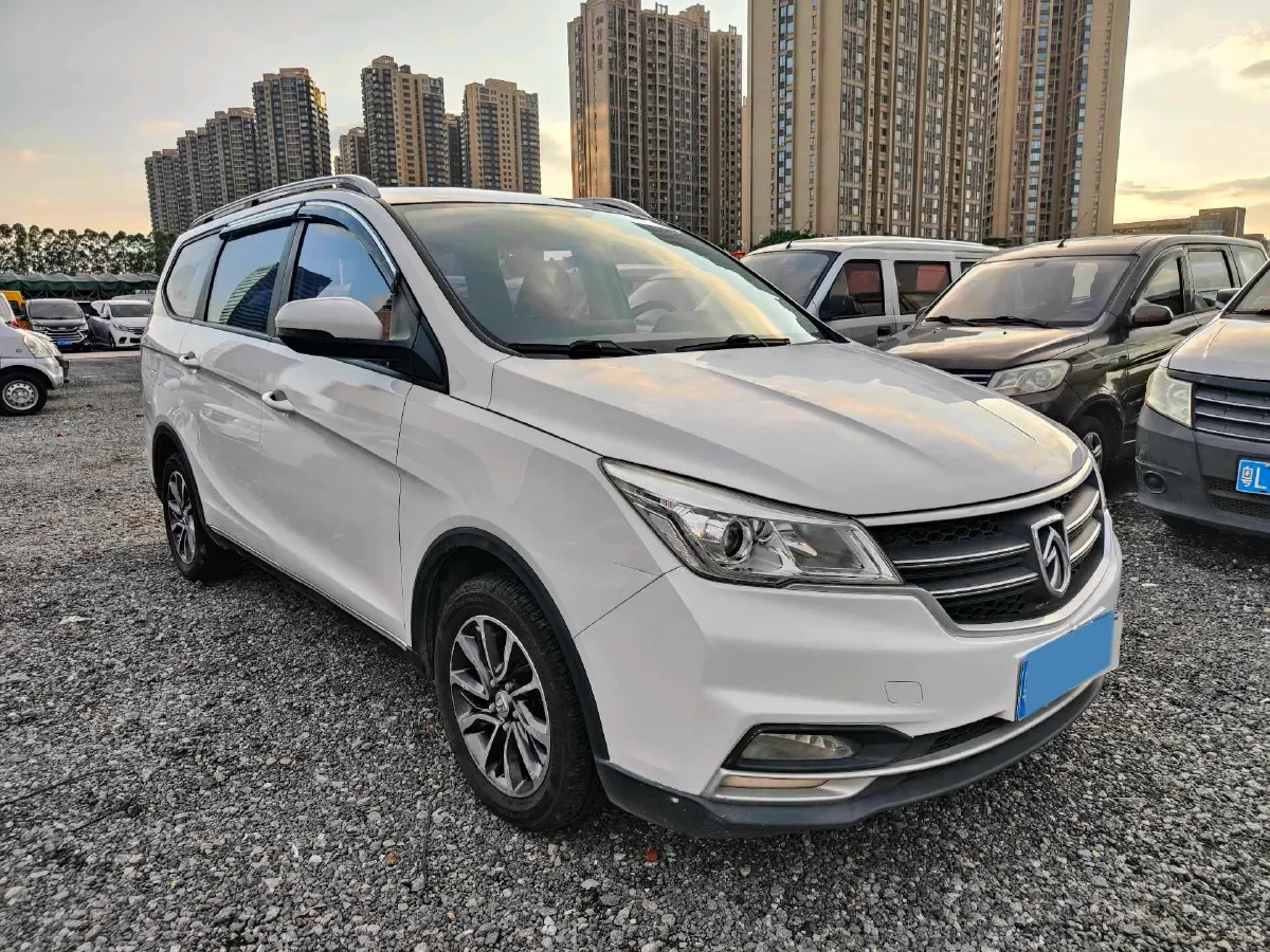 2019 BaoJun 730 1.5T 147HP L4 CVT,autocango,china used car exporter,china ev exporter,chinese used car exporter,chinese used ev exporter
