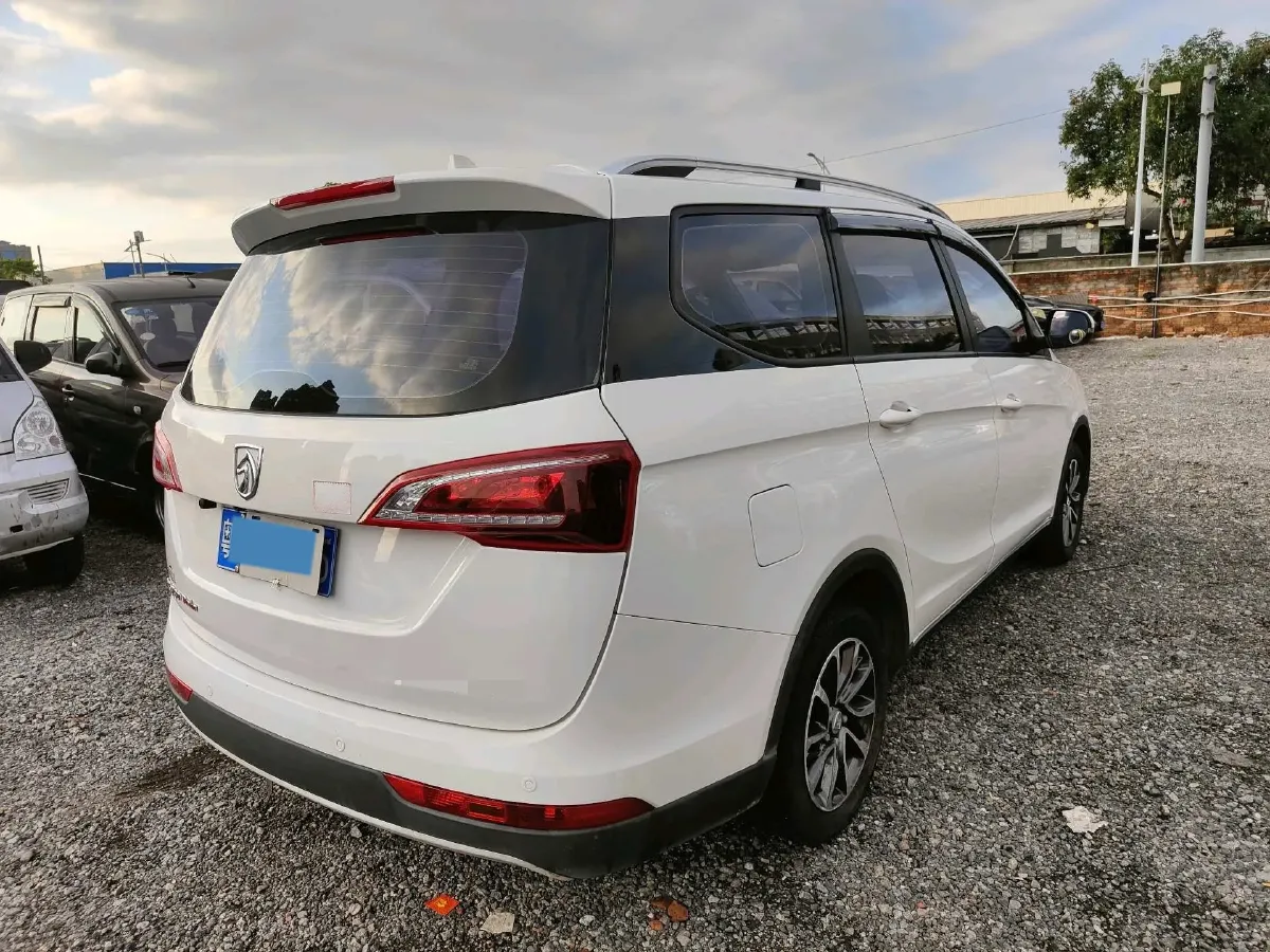 2019 BaoJun 730 1.5T 147HP L4 CVT,autocango,china used car exporter,china ev exporter,chinese used car exporter,chinese used ev exporter