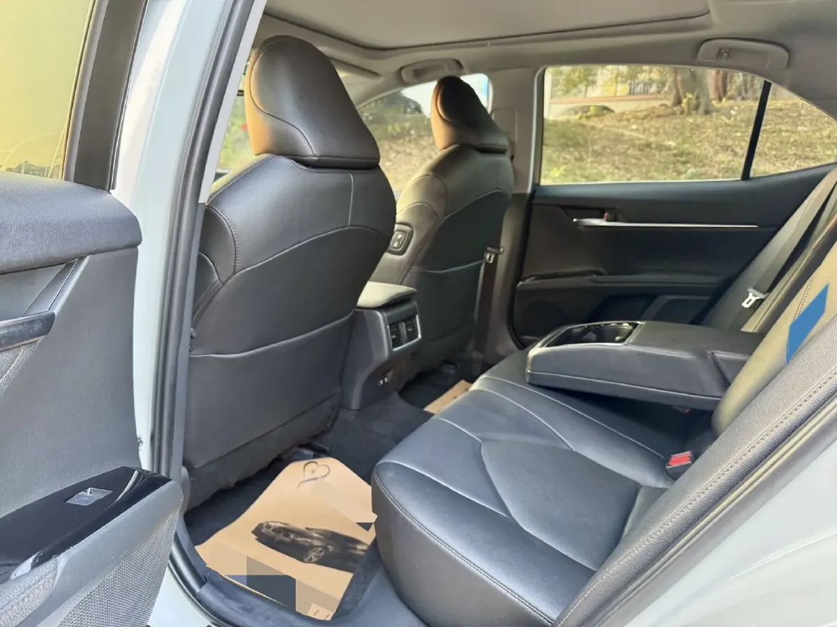 2021 Toyota Camry 2.5L 209HP L4 8AT,autocango,china used car exporter,china ev exporter,chinese used car exporter,chinese used ev exporter
