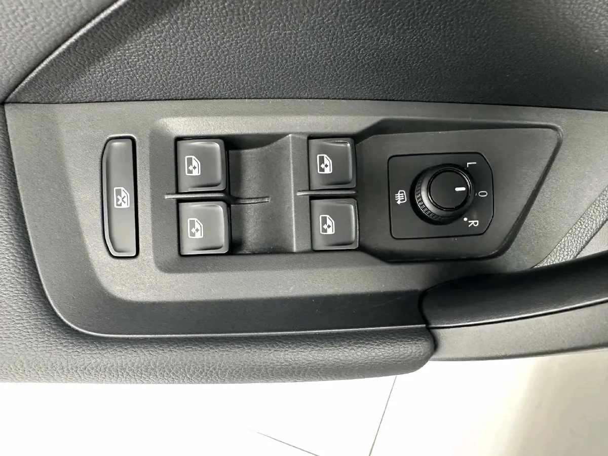 2022 Volkswagen Tharu 1.4T 150HP L4 7DCT,autocango,china used car exporter,china ev exporter,chinese used car exporter,chinese used ev exporter