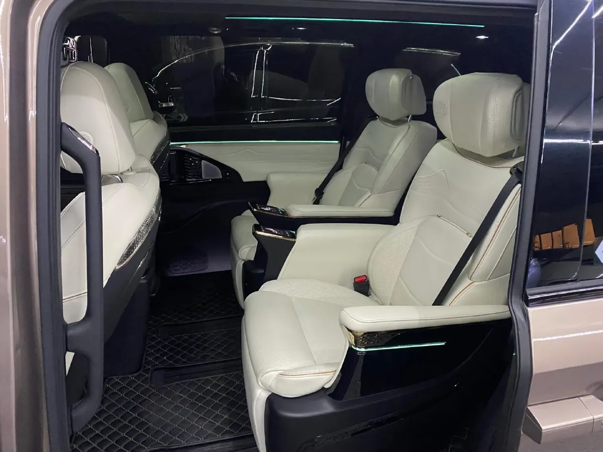 2023 GAC Trumpchi M8 2.0T 190HP L4 E-CVT Hybrid,autocango,china used car exporter,china ev exporter,chinese used car exporter,chinese used ev exporter
