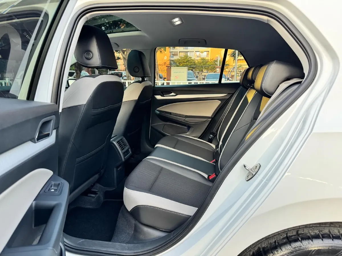 2021 Volkswagen Golf 1.4T 150HP L4 7DCT,autocango,china used car exporter,china ev exporter,chinese used car exporter,chinese used ev exporter