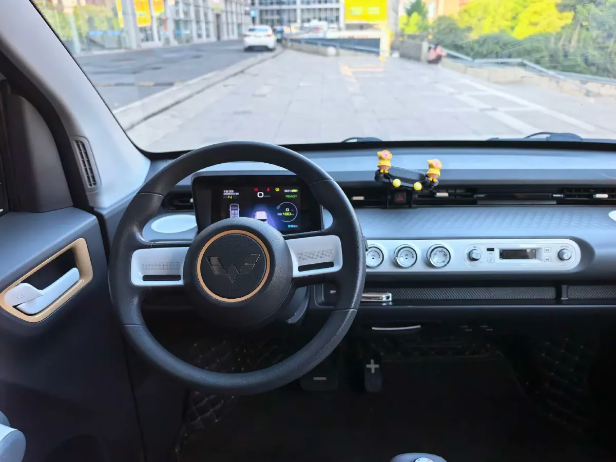 2022 WuLing HongGuang MINI EV BEV 17.3KWH,autocango,china used car exporter,china ev exporter,chinese used car exporter,chinese used ev exporter