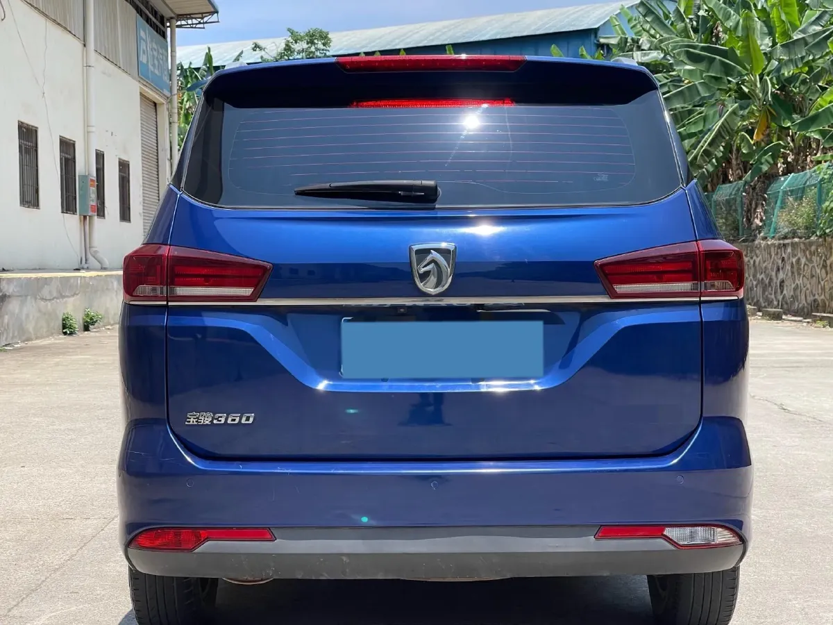 2018 BaoJun 360 1.5L 112HP L4 6MT,autocango,china used car exporter,china ev exporter,chinese used car exporter,chinese used ev exporter