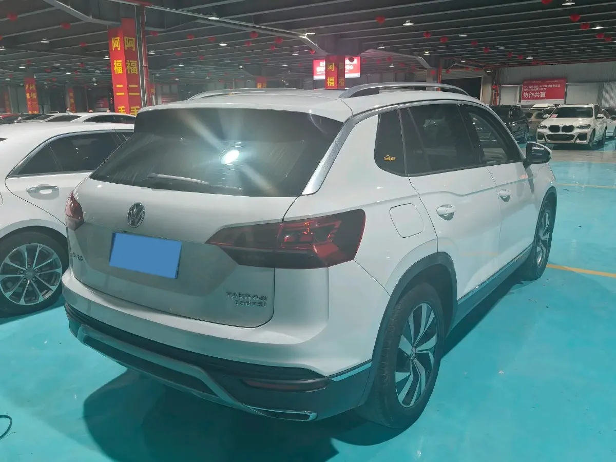 2019 Jeep Cherokee 2.0T 234HP L4 9AT,autocango,china used car exporter,china ev exporter,chinese used car exporter,chinese used ev exporter