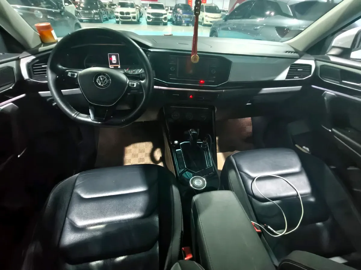 2019 Jeep Cherokee 2.0T 234HP L4 9AT,autocango,china used car exporter,china ev exporter,chinese used car exporter,chinese used ev exporter