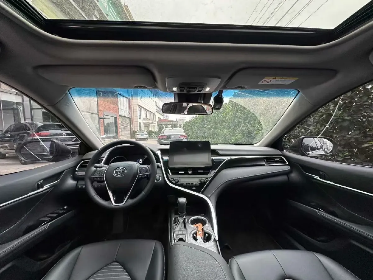 2021 Toyota Camry 2.5L 209HP L4 8AT,autocango,china used car exporter,china ev exporter,chinese used car exporter,chinese used ev exporter