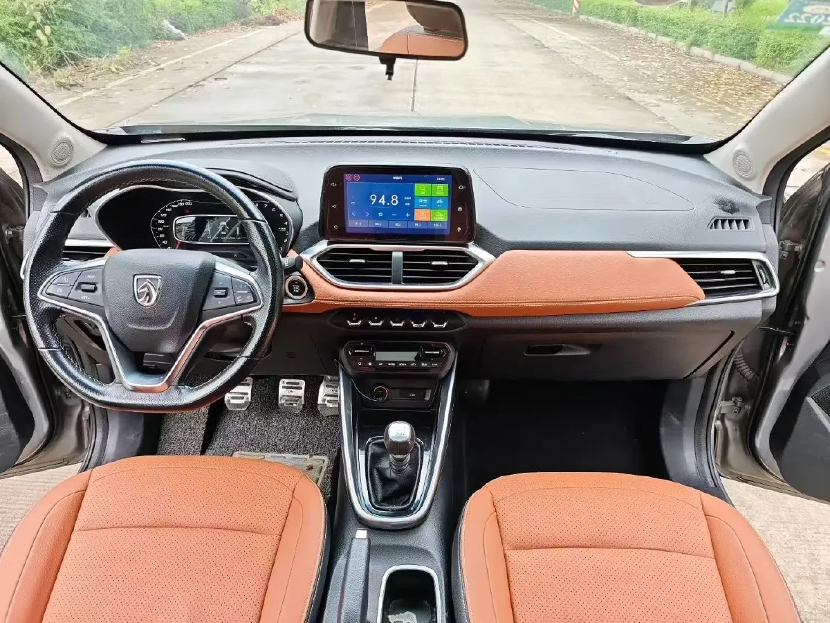 2017 BaoJun 510 1.5L 112HP L4 6MT,autocango,china used car exporter,china ev exporter,chinese used car exporter,chinese used ev exporter