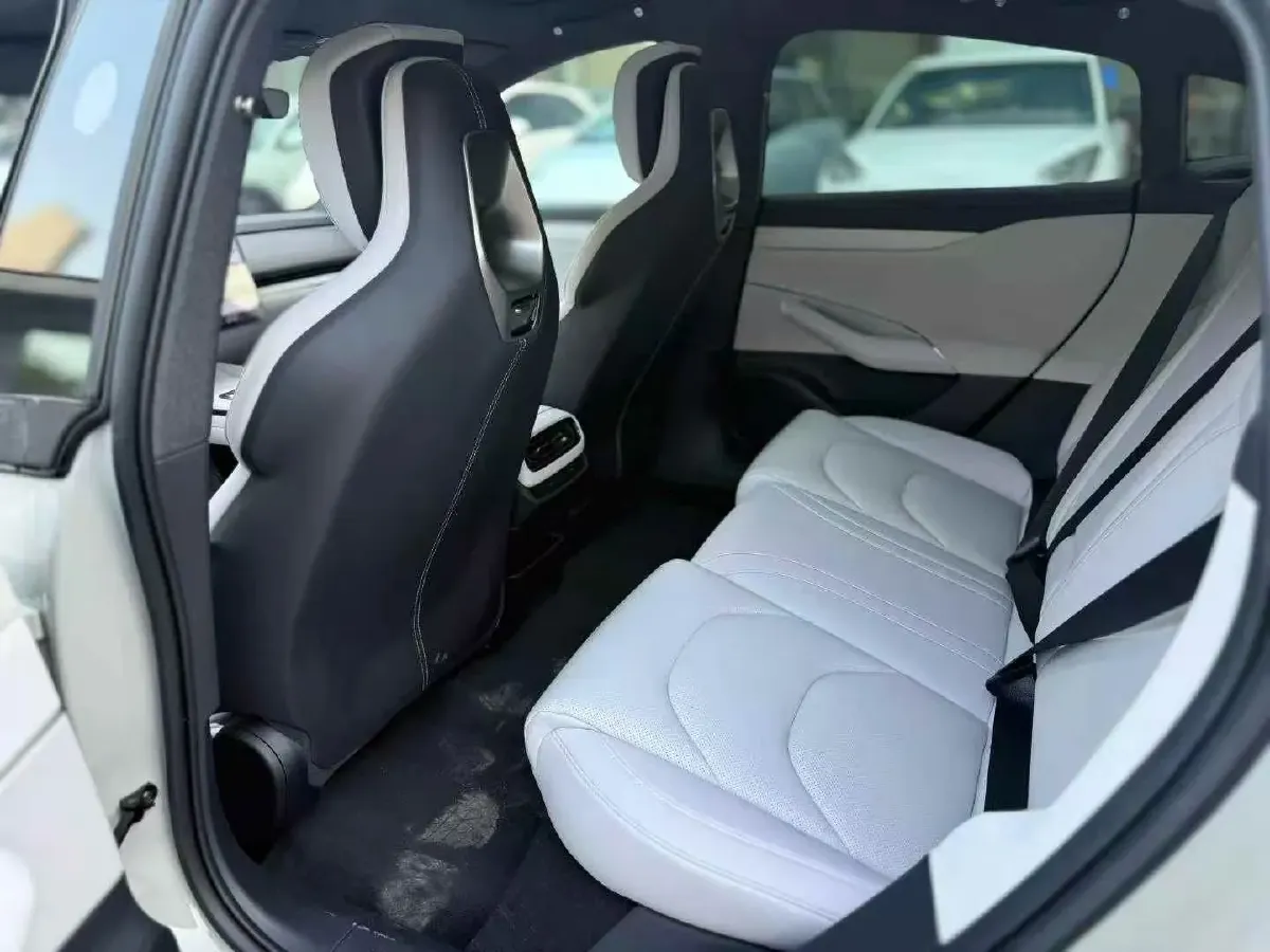 2024 MI SU7 BEV 73.6KWH,autocango,china used car exporter,china ev exporter,chinese used car exporter,chinese used ev exporter