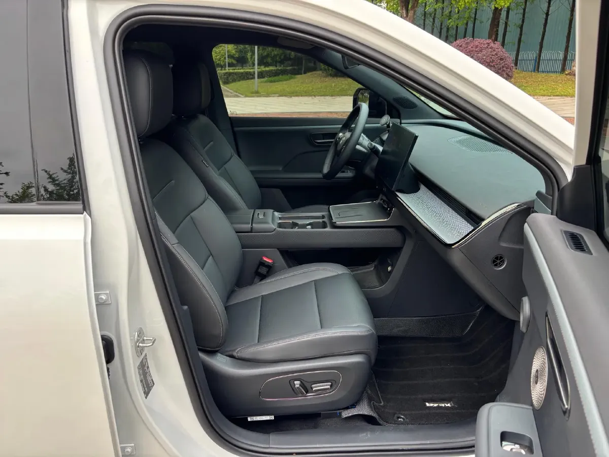 2025 Toyota BZ3X BEV 58.37KWH,autocango,china used car exporter,china ev exporter,chinese used car exporter,chinese used ev exporter