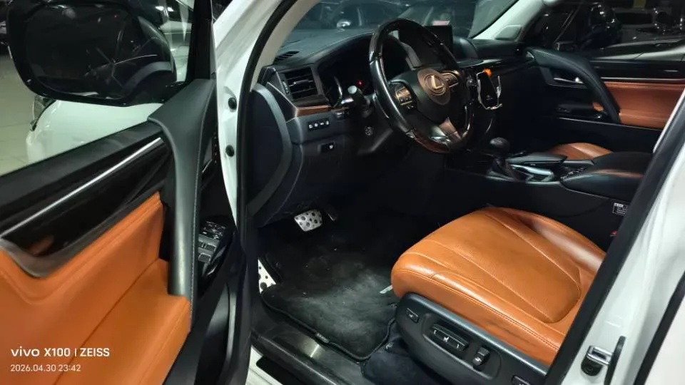2017 Lexus LX 5.7L 367HP V8 8AT,autocango,china used car exporter,china ev exporter,chinese used car exporter,chinese used ev exporter