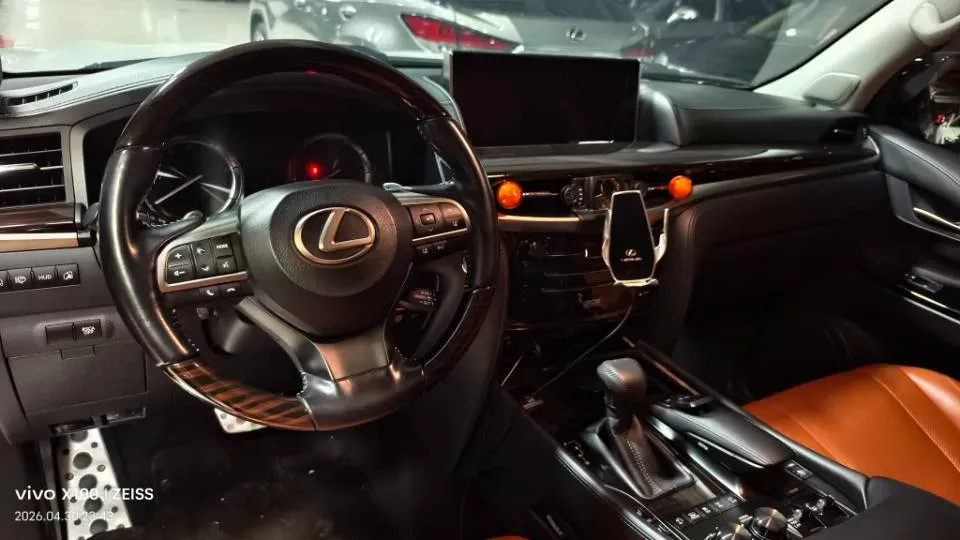 2017 Lexus LX 5.7L 367HP V8 8AT,autocango,china used car exporter,china ev exporter,chinese used car exporter,chinese used ev exporter