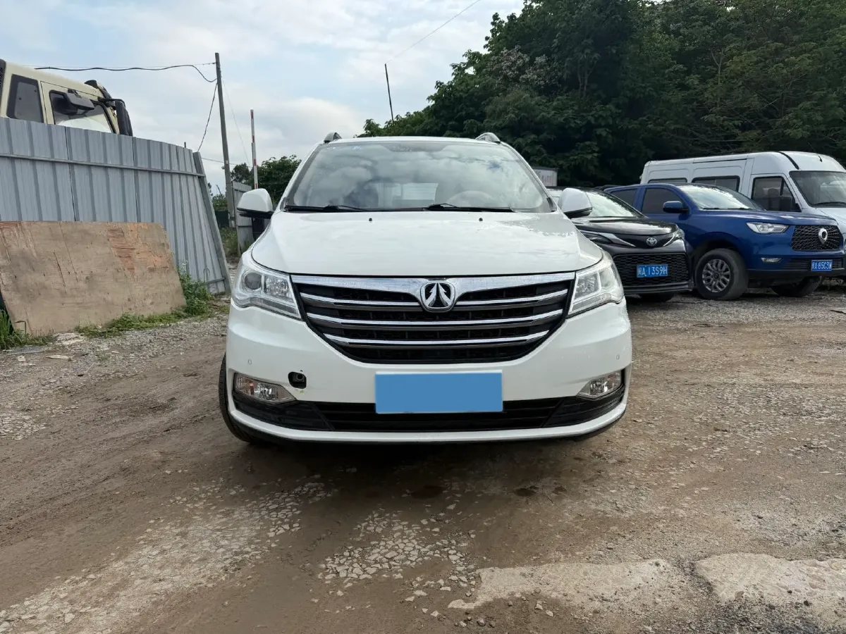 2017 BAIC WeiWang M50F 1.5L 116HP L4 5MT,autocango,china used car exporter,china ev exporter,chinese used car exporter,chinese used ev exporter