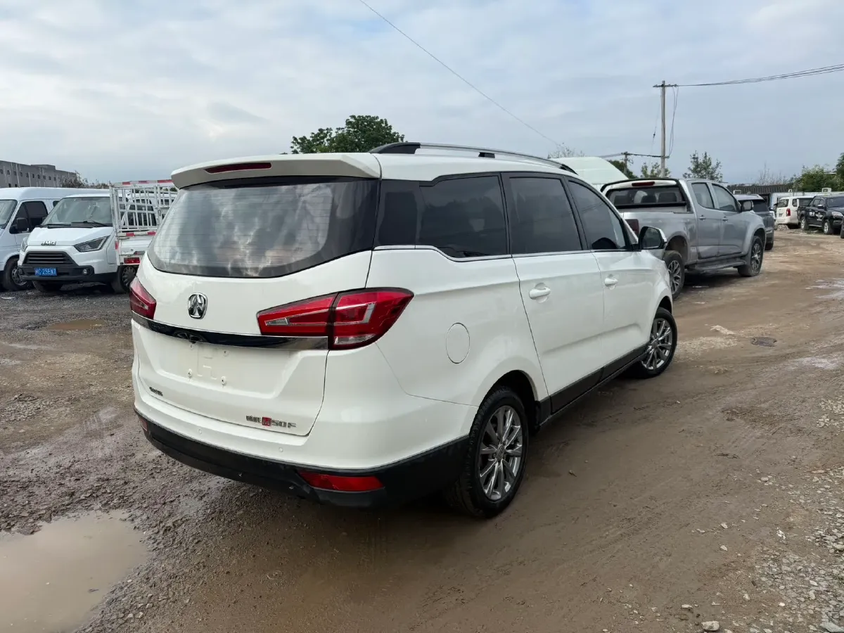 2017 BAIC WeiWang M50F 1.5L 116HP L4 5MT,autocango,china used car exporter,china ev exporter,chinese used car exporter,chinese used ev exporter