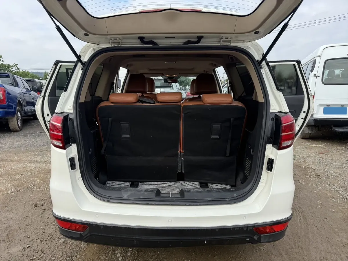 2017 BAIC WeiWang M50F 1.5L 116HP L4 5MT,autocango,china used car exporter,china ev exporter,chinese used car exporter,chinese used ev exporter