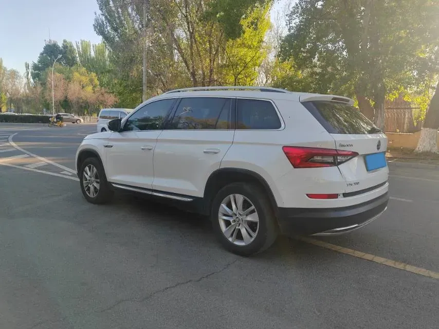 2018 Skoda Kodiak 2.0T 186HP L4 7DCT,autocango,china used car exporter,china ev exporter,chinese used car exporter,chinese used ev exporter