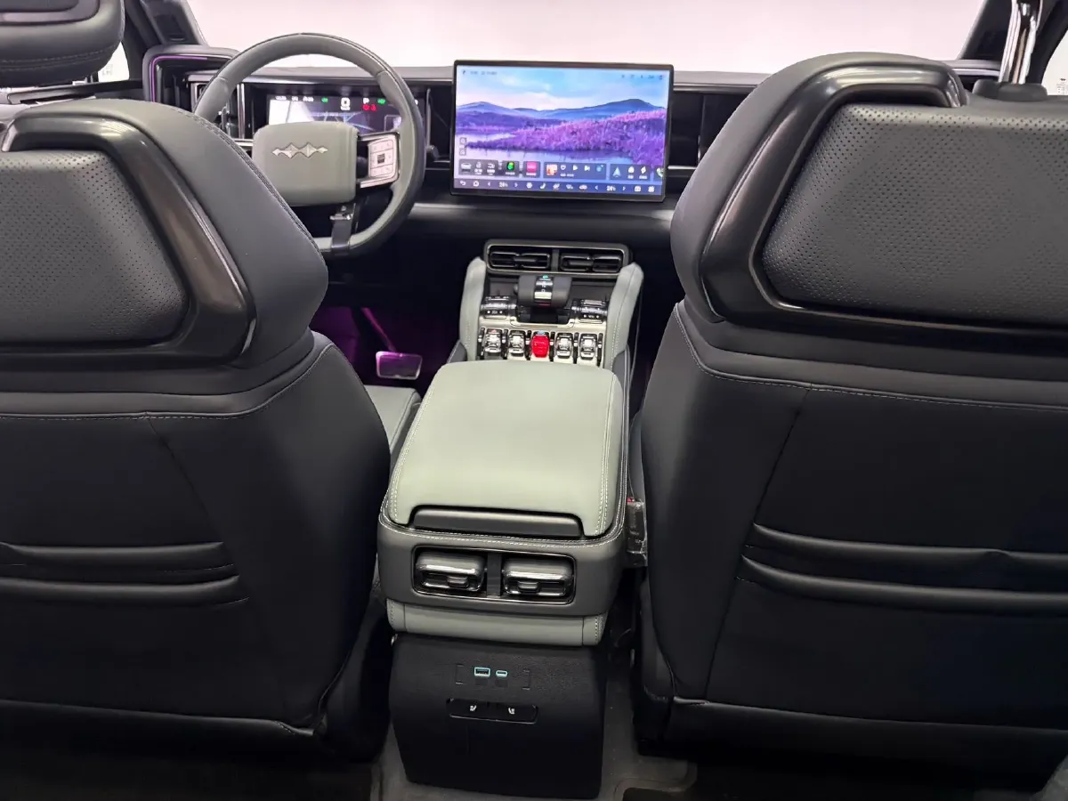 2023 FangChengBao Bao 5 1.5T 194HP L4 E-CVT PHEV 31.8KWH,autocango,china used car exporter,china ev exporter,chinese used car exporter,chinese used ev exporter
