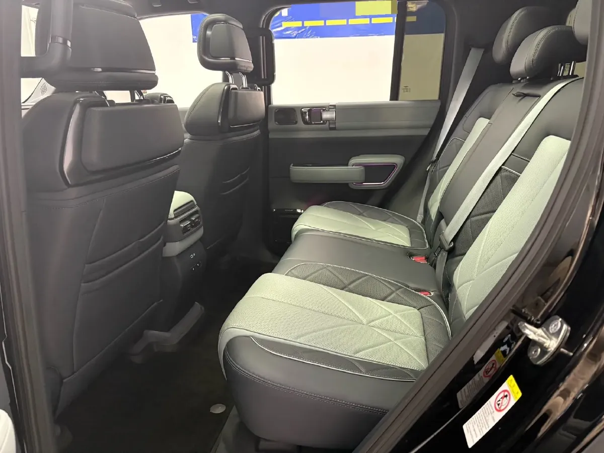 2023 FangChengBao Bao 5 1.5T 194HP L4 E-CVT PHEV 31.8KWH,autocango,china used car exporter,china ev exporter,chinese used car exporter,chinese used ev exporter