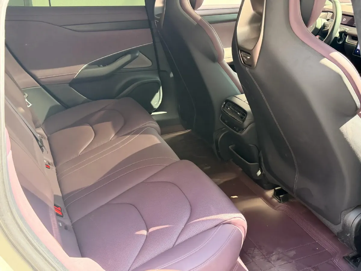 2024 MI SU7 BEV 101KWH,autocango,china used car exporter,china ev exporter,chinese used car exporter,chinese used ev exporter