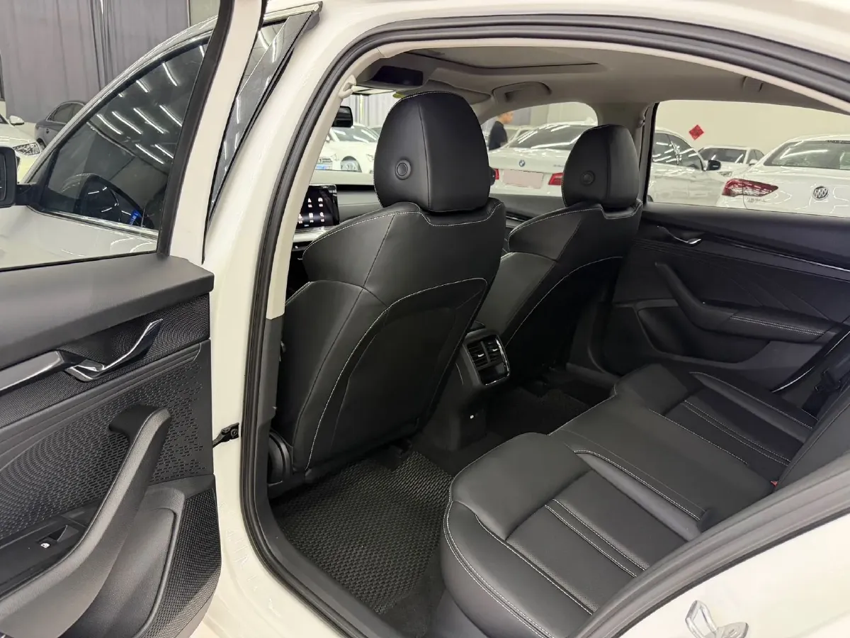 2022 Skoda Octavia 1.4T 150HP L4 7DCT,autocango,china used car exporter,china ev exporter,chinese used car exporter,chinese used ev exporter