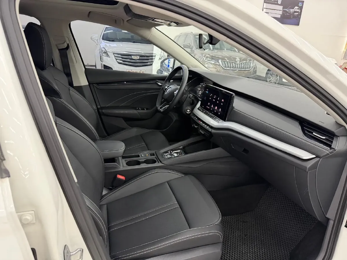 2022 Skoda Octavia 1.4T 150HP L4 7DCT,autocango,china used car exporter,china ev exporter,chinese used car exporter,chinese used ev exporter