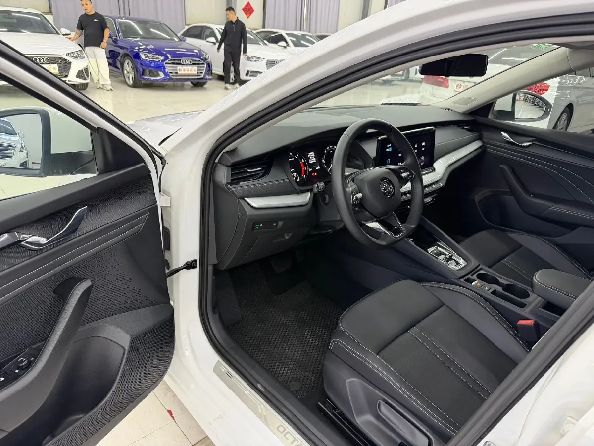 2022 Skoda Octavia 1.4T 150HP L4 7DCT,autocango,china used car exporter,china ev exporter,chinese used car exporter,chinese used ev exporter