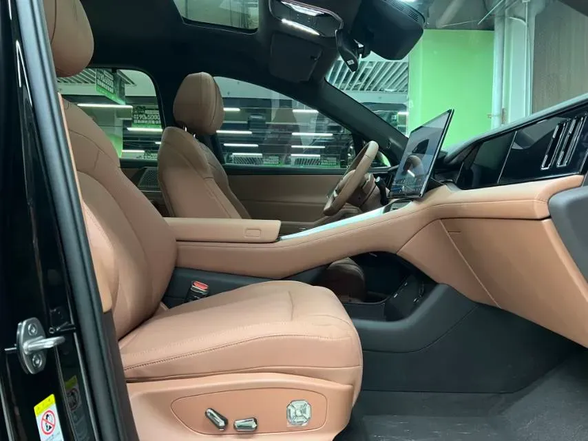2025 Denza DenzaN8L 2.0T 207HP L4 E-CVT PHEV,autocango,china used car exporter,china ev exporter,chinese used car exporter,chinese used ev exporter