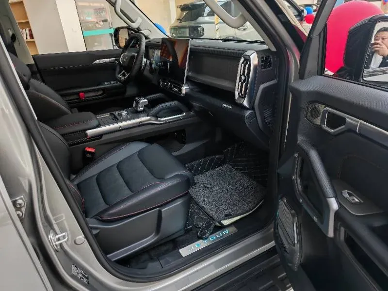 2025 Jetour Traveller 2.0T 254HP L4 8AT,autocango,china used car exporter,china ev exporter,chinese used car exporter,chinese used ev exporter