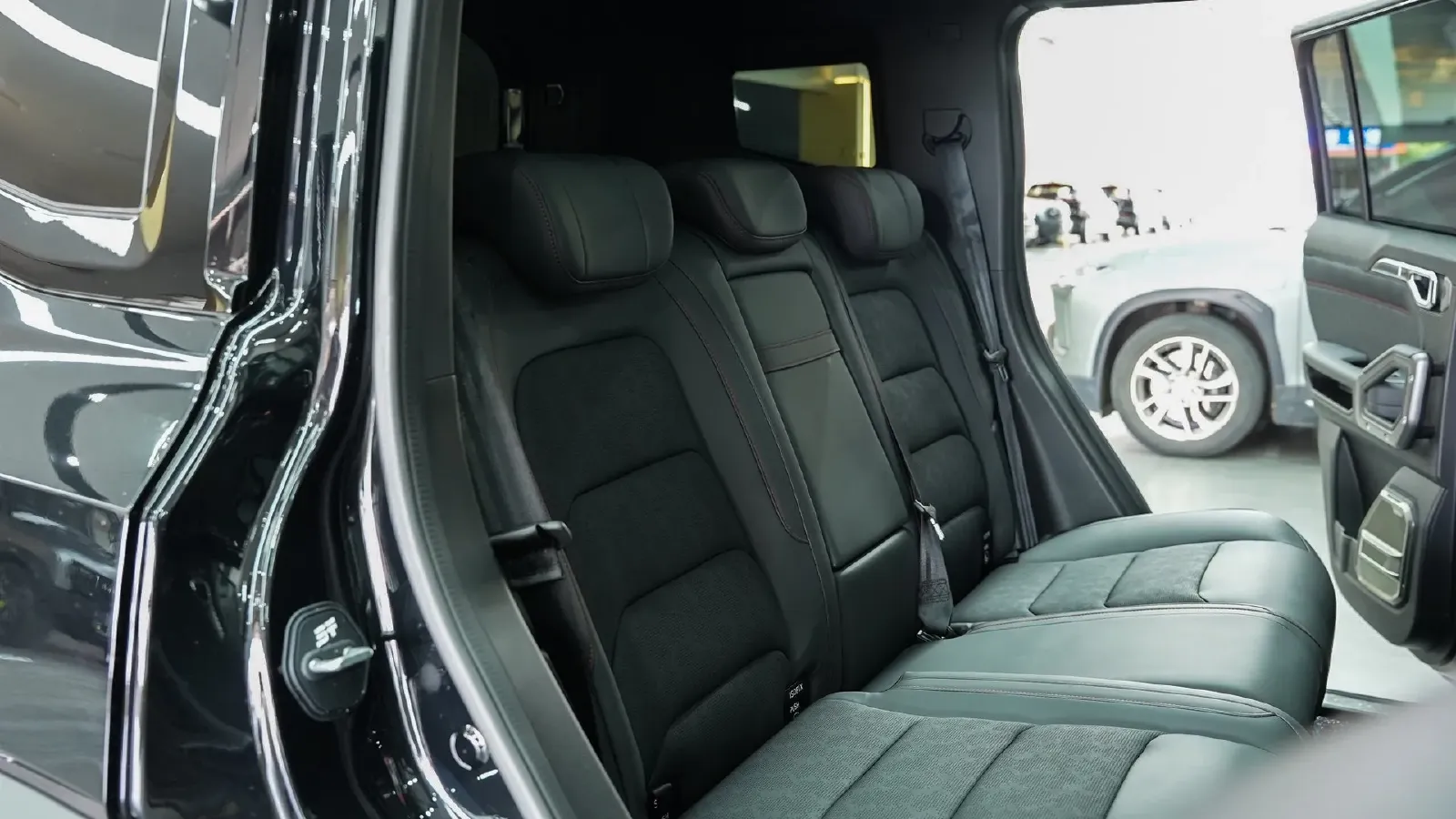 2025 Jetour Traveller 2.0T 254HP L4 8AT,autocango,china used car exporter,china ev exporter,chinese used car exporter,chinese used ev exporter