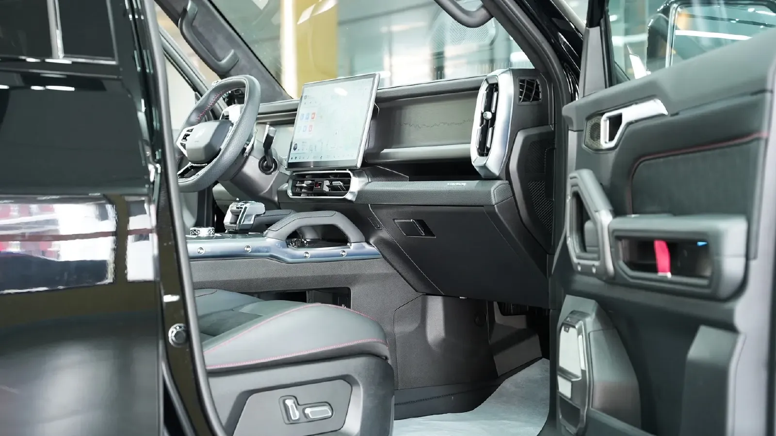 2025 Jetour Traveller 2.0T 254HP L4 8AT,autocango,china used car exporter,china ev exporter,chinese used car exporter,chinese used ev exporter