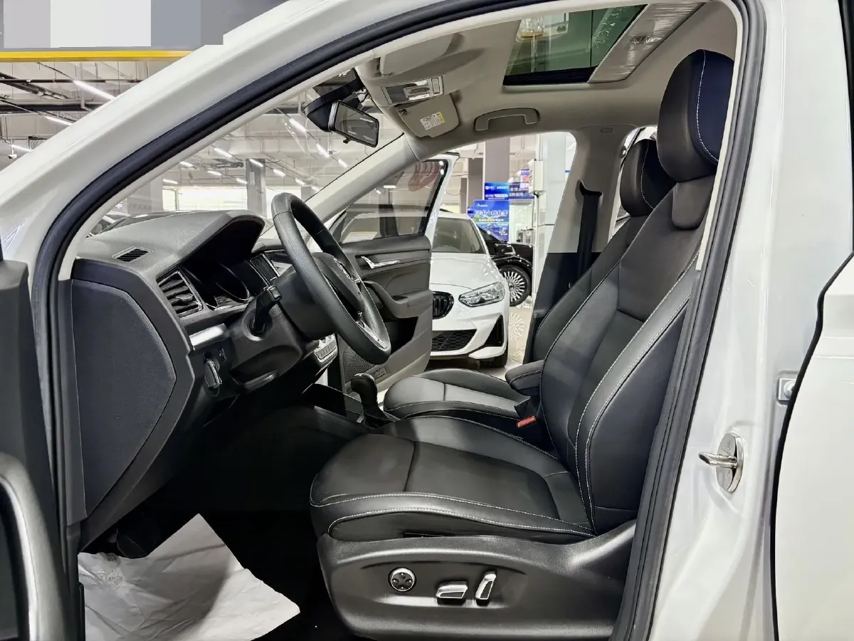 2022 Skoda Kamiq 1.5L 112HP L4 6AT,autocango,china used car exporter,china ev exporter,chinese used car exporter,chinese used ev exporter