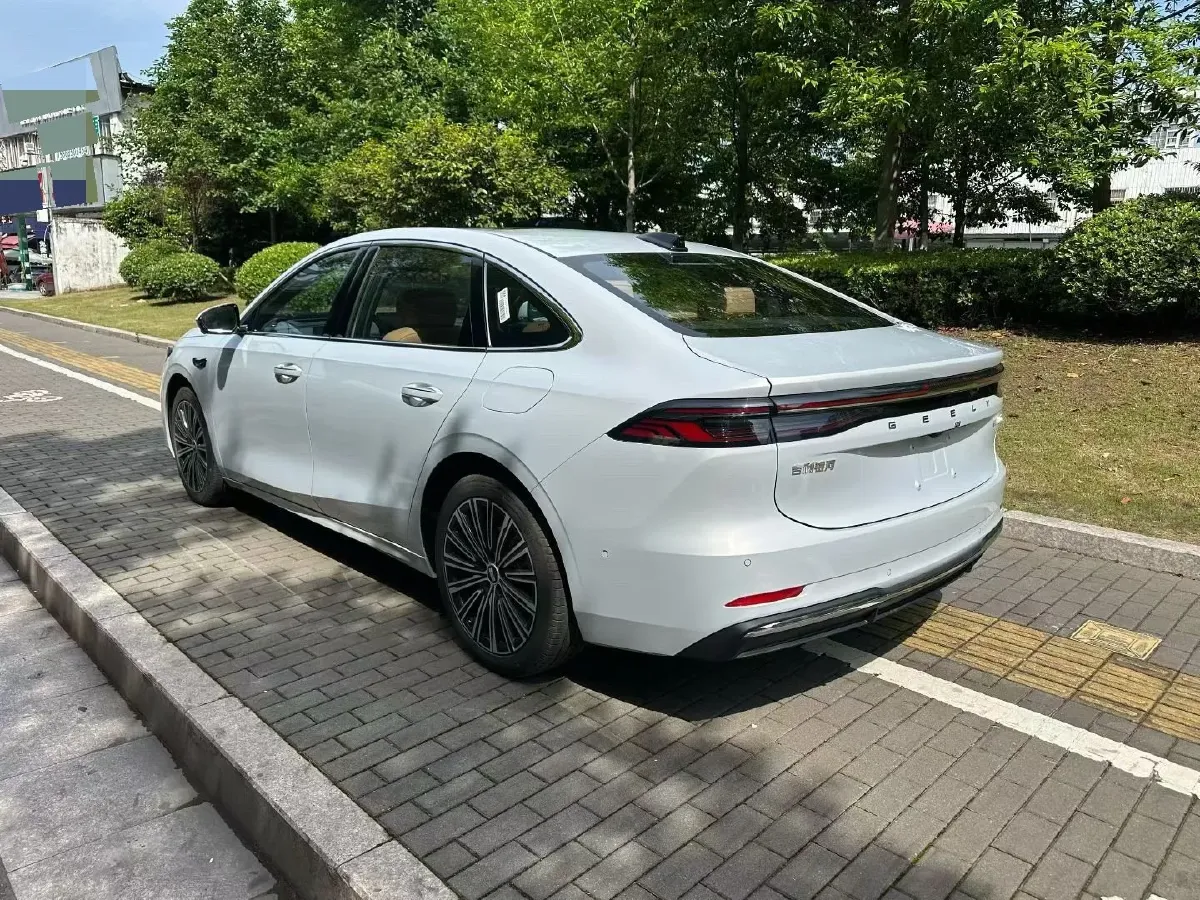 2025 Geely Galaxy A7 1.5L 112HP L4 1DHT PHEV,autocango,china used car exporter,china ev exporter,chinese used car exporter,chinese used ev exporter