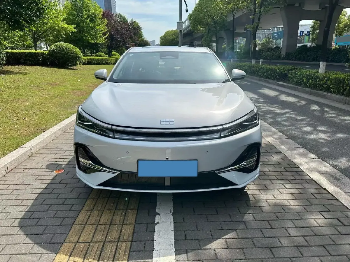 2025 Geely Galaxy A7 1.5L 112HP L4 1DHT PHEV,autocango,china used car exporter,china ev exporter,chinese used car exporter,chinese used ev exporter