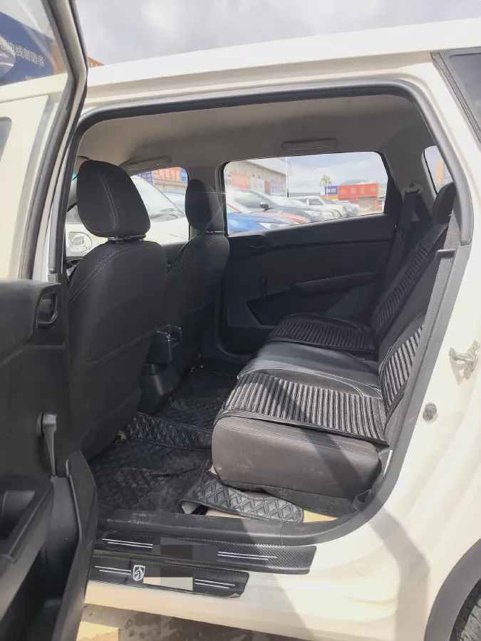 2017 BaoJun 310W 1.2L 82HP L4 6MT,autocango,china used car exporter,china ev exporter,chinese used car exporter,chinese used ev exporter