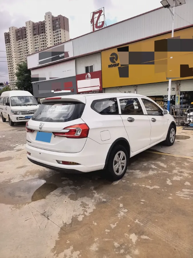 2017 BaoJun 310W 1.2L 82HP L4 6MT,autocango,china used car exporter,china ev exporter,chinese used car exporter,chinese used ev exporter