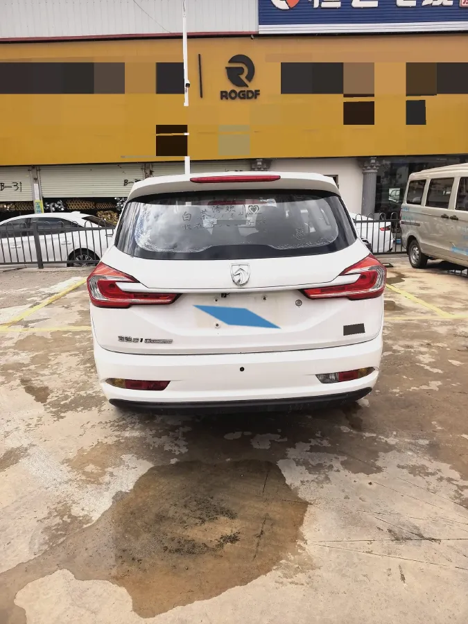 2017 BaoJun 310W 1.2L 82HP L4 6MT,autocango,china used car exporter,china ev exporter,chinese used car exporter,chinese used ev exporter