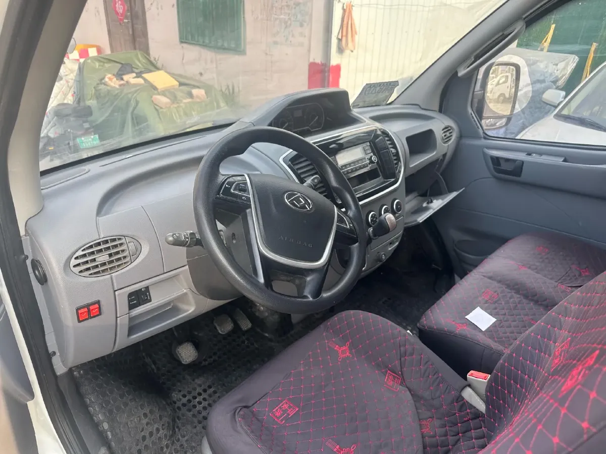 2021 MAXUS XinTu V80 2.0T 139HP L4 6MT,autocango,china used car exporter,china ev exporter,chinese used car exporter,chinese used ev exporter