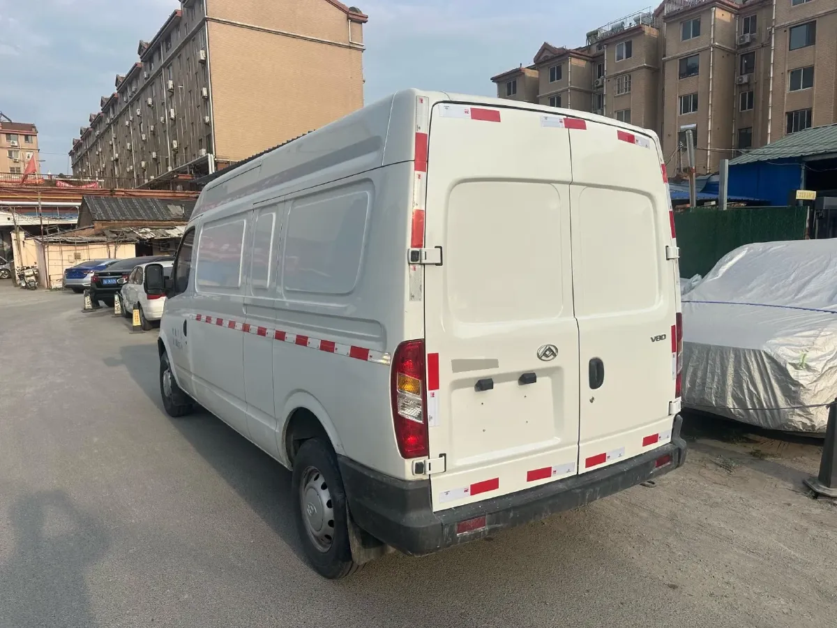 2021 MAXUS XinTu V80 2.0T 139HP L4 6MT,autocango,china used car exporter,china ev exporter,chinese used car exporter,chinese used ev exporter