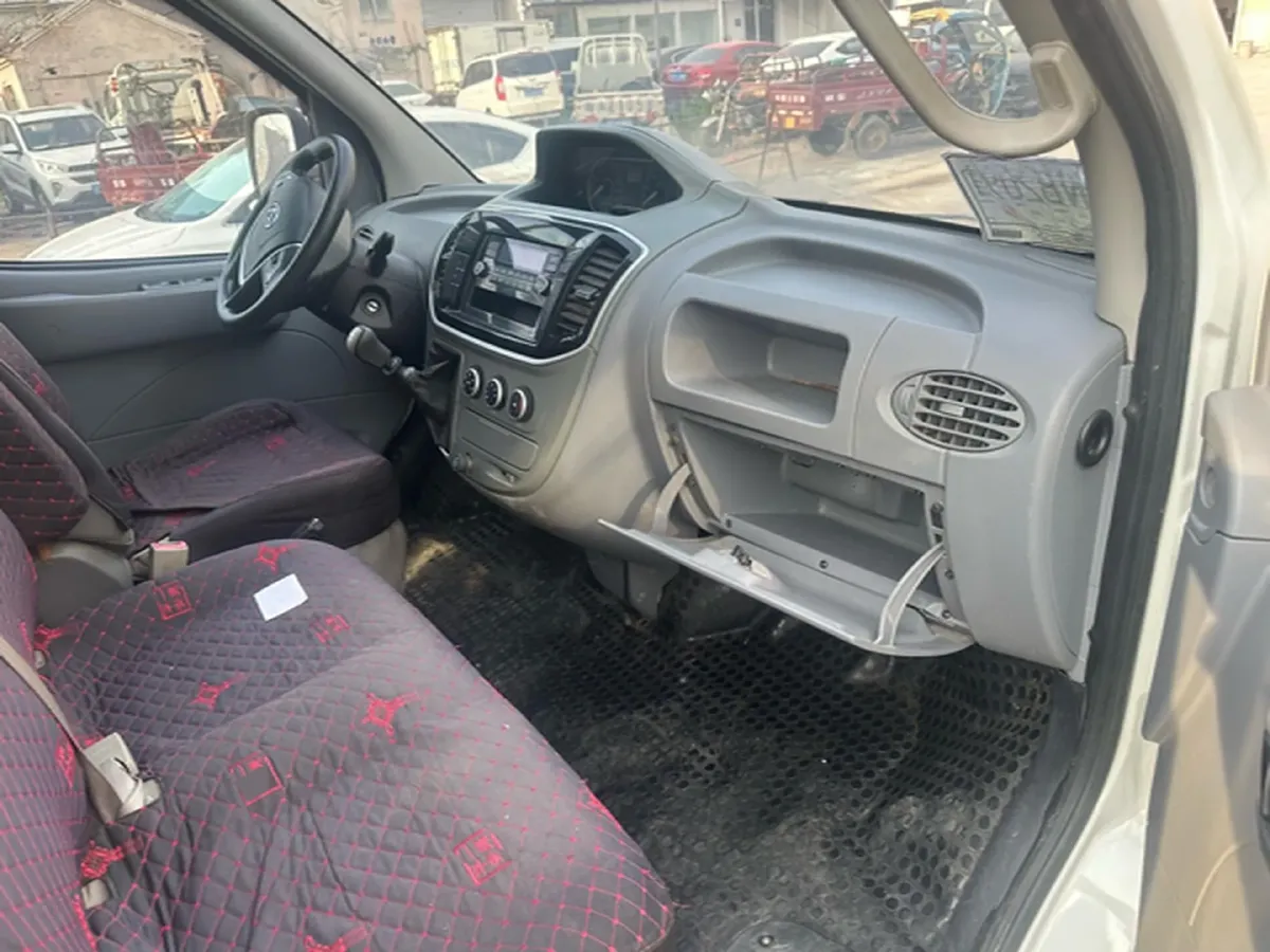 2021 MAXUS XinTu V80 2.0T 139HP L4 6MT,autocango,china used car exporter,china ev exporter,chinese used car exporter,chinese used ev exporter