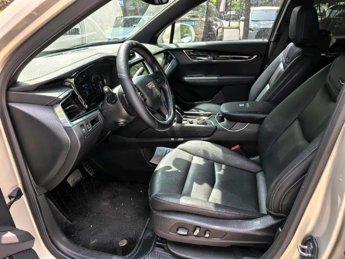 2021 Cadillac XT6 2.0T 237HP L4 9AT,autocango,china used car exporter,china ev exporter,chinese used car exporter,chinese used ev exporter