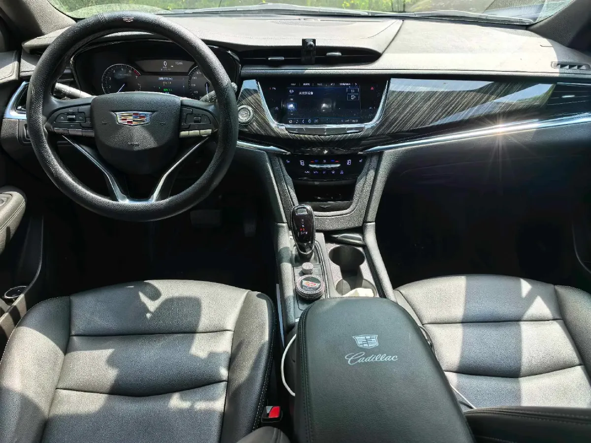 2021 Cadillac XT6 2.0T 237HP L4 9AT,autocango,china used car exporter,china ev exporter,chinese used car exporter,chinese used ev exporter